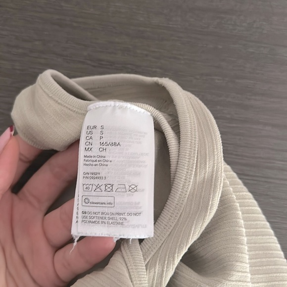 H&M Sport Ribbed Active Tank Top - Picture 4 of 4